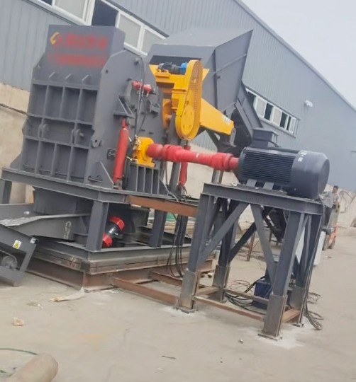 路友 110 型廢鋁破碎機(jī)已完成安裝，目前正進(jìn)行人工投料試機(jī)。