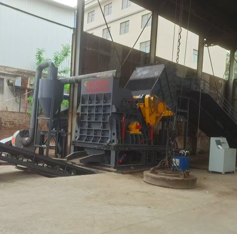 新款315型廢鋼破碎機(jī)陜西地區(qū)安裝完畢