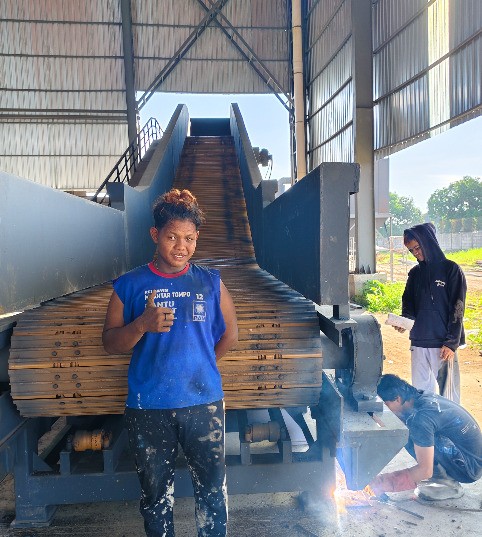 路友輪胎破碎機(jī)在印度尼西亞完成搭建工作