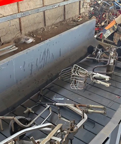 200型電動車架破碎機在日照投產